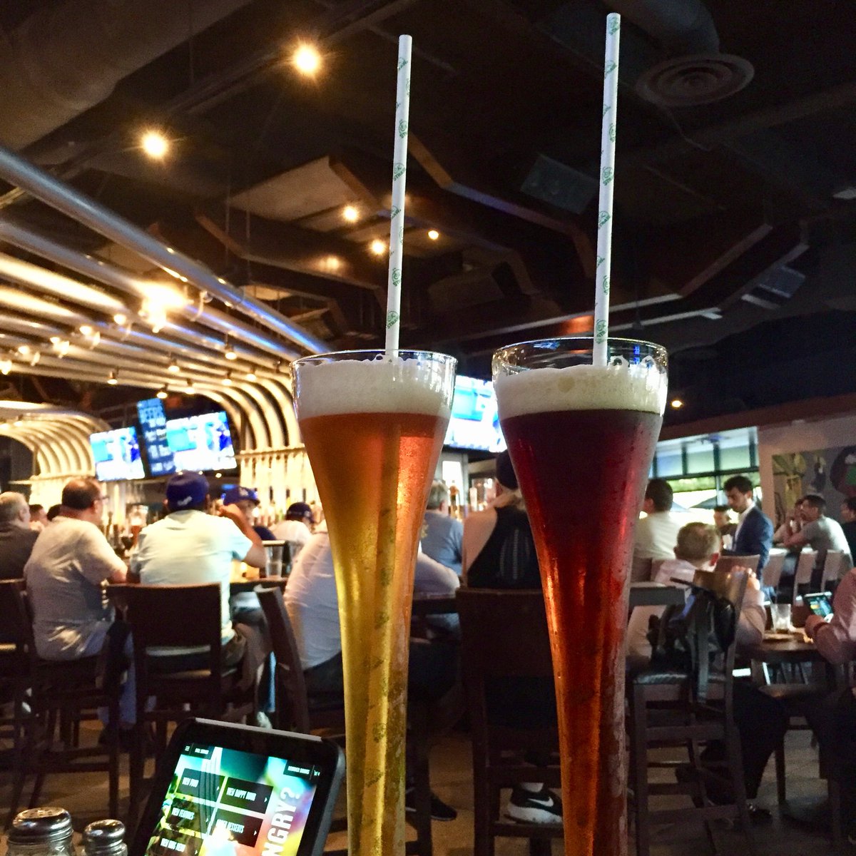 OkStraw's tweet photo. Day 1 is in the books and now time to relax at @yardhouse! Be sure to join us tomorrow in Booth 1327 @thefoodshows Western Food Show at the Los Angeles Convention Center!
🍹😎👍 #papestraws #paperstraw #yardhouse #tikibar
#spoonstraws #bendystraws #bendablestraws
#customstraws https://t.co/NnmuvQZF3f