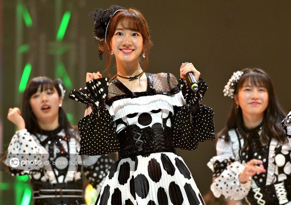 Imaginechina1's tweet photo. Japanese idol girl group AKB48 sings and dances up to wow fans at AKB48 Group Asia Festival in Shanghai #AKB48 #AKB48GroupAsiaFestival2019 #AKB48GroupAsiaFestival @AKB48 
https://t.co/gD6XBYNEcp https://t.co/cVDvojjgjw