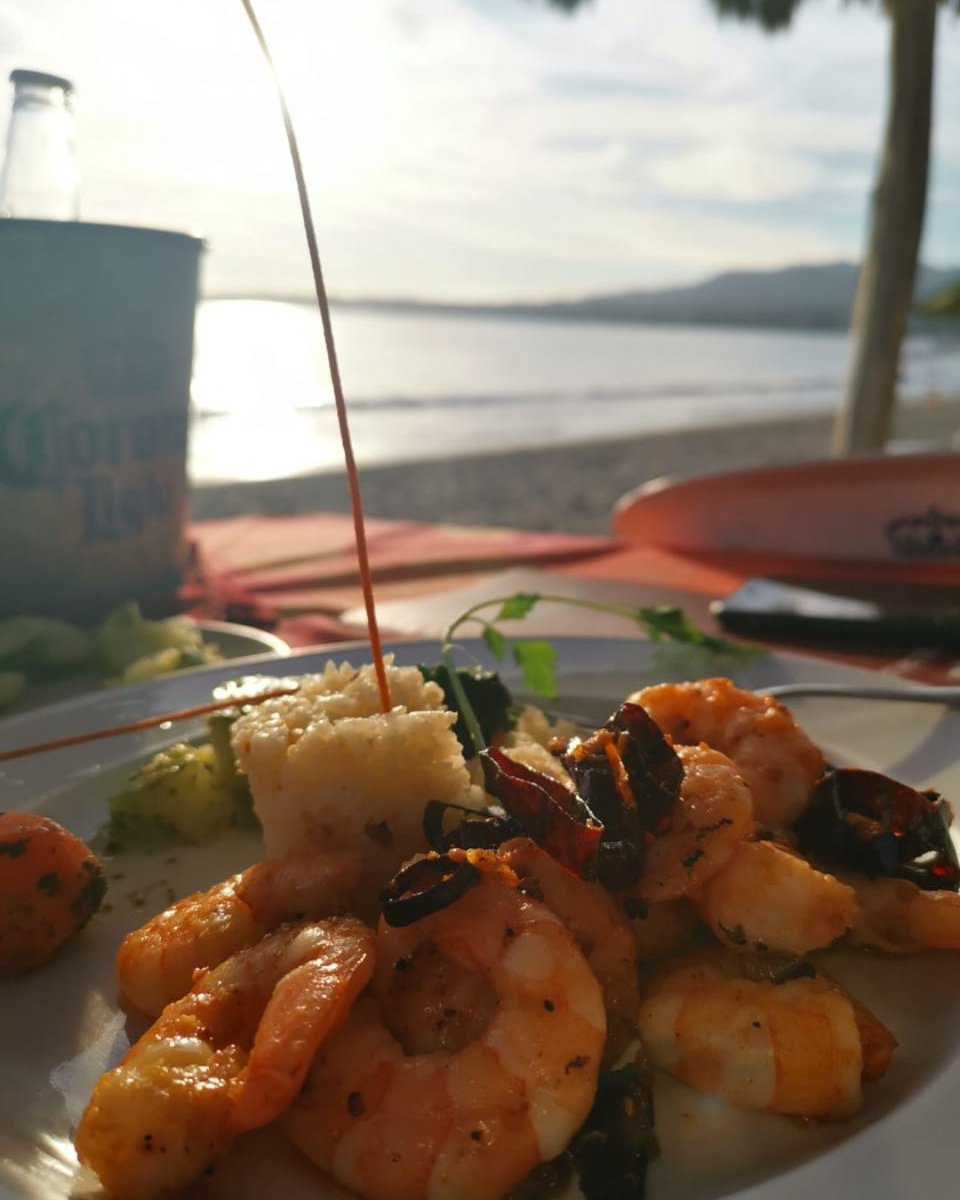 MarYSolRestBar's tweet photo. Camarones al ajillo... i'm in love! lo mejor que te puede pasar en domingo ¿Apoco no?
.
.
.
.
.
.
.
.
.
.
.
.
.
.
.
.
.
.
.
#sunday #sundayfunday #beachsunday #beachmood #beachdinner #beachlove #dinnertime #marysol #bucerias #vallarta #puertovallarta #seafood #seafooddinner https://t.co/32aXhlfZPA