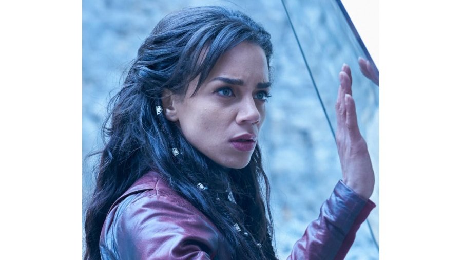 Writing kickass sci fi heroines is always fun. One of my fav TV heroines has to be Dutch from <a href="/Killjoys/">Killjoys</a> ... also, serious hair envy #MondayMuse #amwritingscifi #WritingCommunity