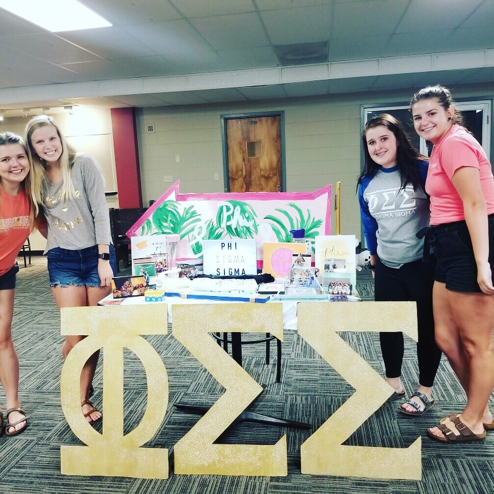 HawkQu's tweet photo. Great job today by our Greeks on camps! All Greek BBQ was a success. If your interested or even have more questions be sure to make contact with these students! https://t.co/V0WlYnLGSB