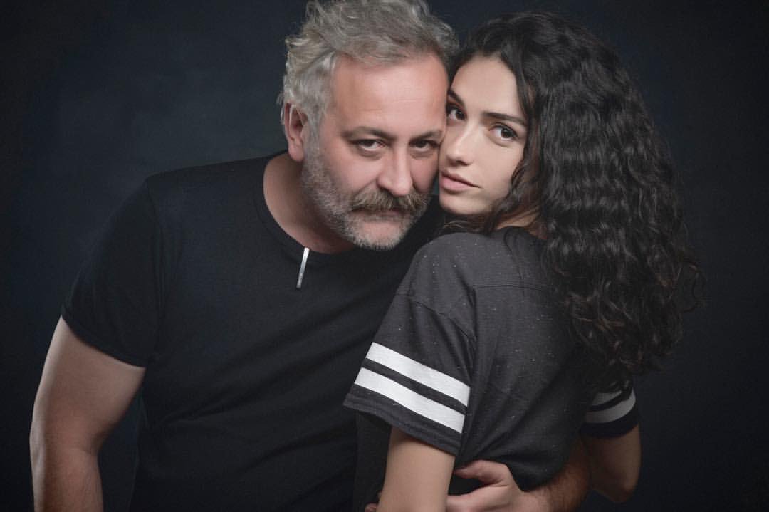 ZeynepErmanCL's tweet photo. Abuelito 😊

#HazarErgüçlü https://t.co/hf0Z9BYlmM