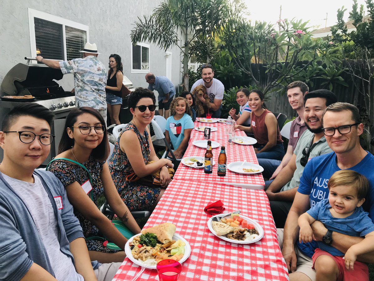 SDSU_Comm's tweet image. Our graduate students, staff &amp;amp; faculty are ready to #ChillAndGrill before the first day of the semester tomorrow! #sdsucomm