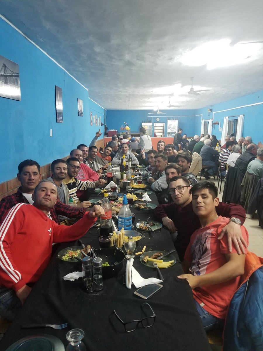 Claudiodj20121's tweet photo. Lo que dejo el fin de... Amigos+cumple https://t.co/jwyQ5U4bAr