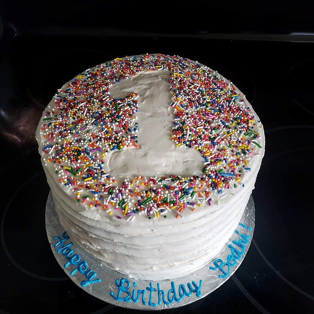 DelishDesignYYC's tweet photo. Nothing says Happy First Birthday like a confetti birthday cake and matching mini smash cake! #confetti #insideandout #buttercream #minicakes #smashcake #yyc #supportlocal #delishdesigns https://t.co/bfKj7TxSxu