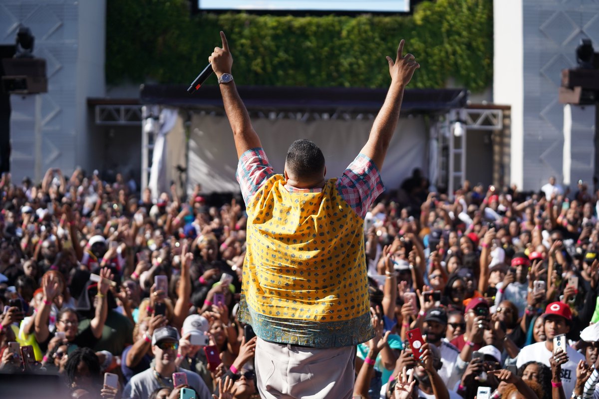 Power1051's tweet photo. The energy at #AngiesBBQ yesterday was INSANE! s/o to everyone who came through and @hennessyus for sponsoring the BBQ of the Summer! 🥃🍔(📸: @Isaywesay) https://t.co/UwvmgpuJmW