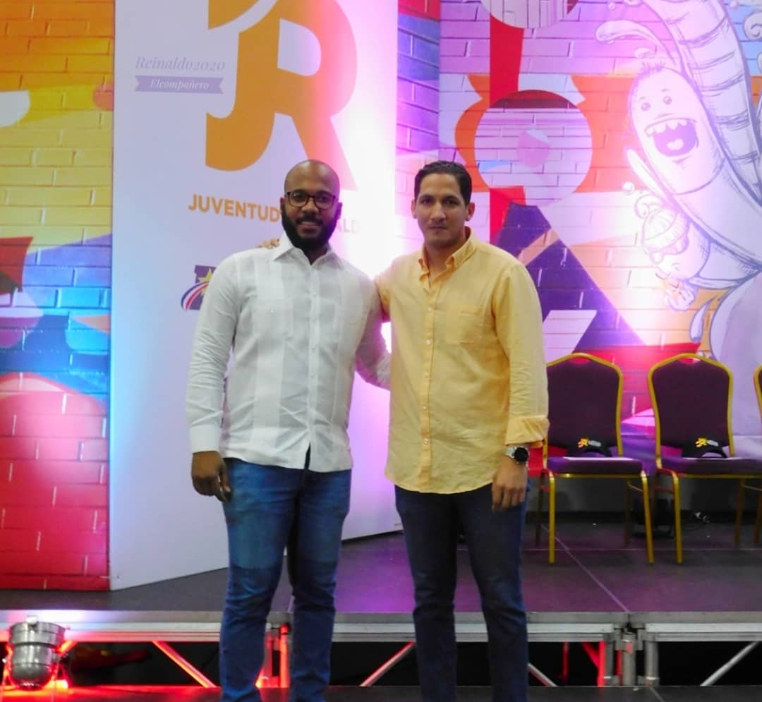 Elcompanero_'s tweet photo. #ReinaldoesJuventud La juventud reafirma su apoyo al proyecto presidencial de @reinaldoparedp. La casa nacional del @pldenlinea se lleno de entusiasmo.Cuanta juventud.#Reinaldo2020 #politica #elcompañero #PLD #noticias #pldenlinea #información #SangreNueva #carlosferreras https://t.co/mM3Cvw1Nq3