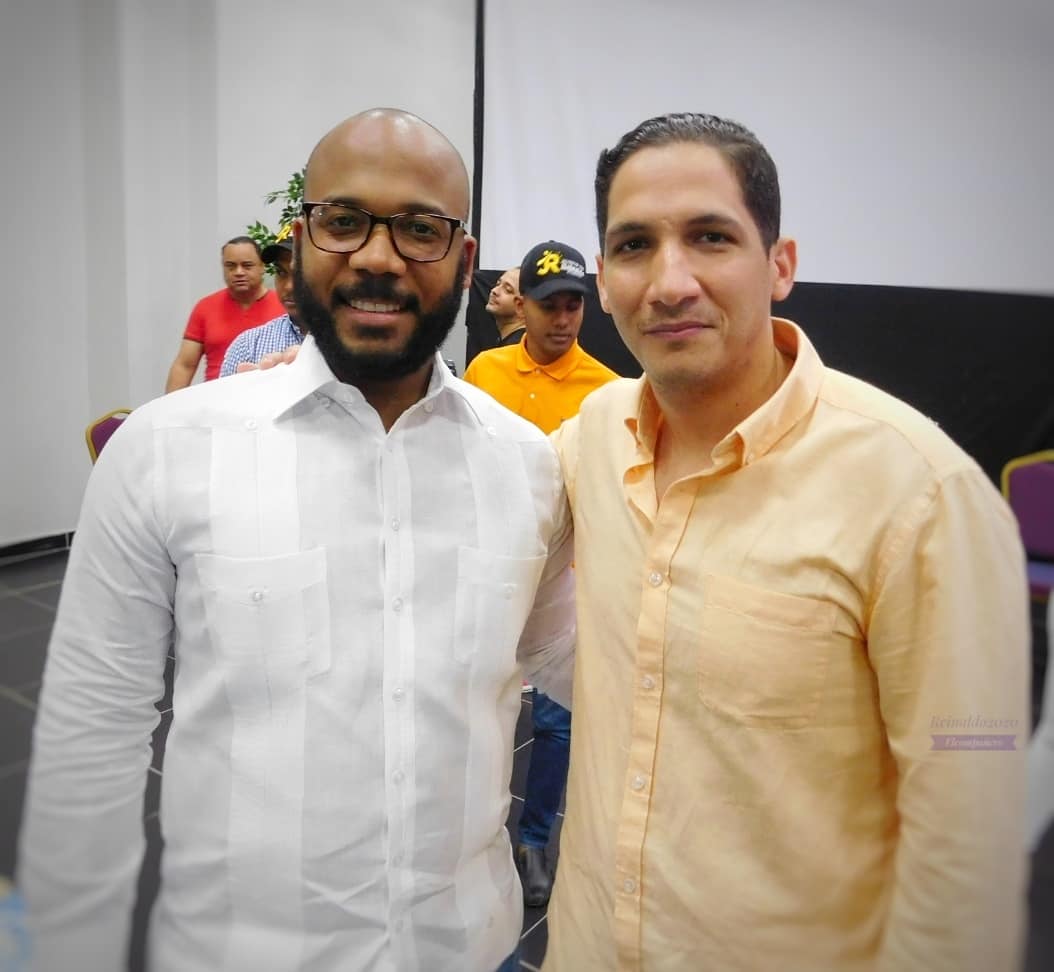 Elcompanero_'s tweet photo. #ReinaldoesJuventud La juventud reafirma su apoyo al proyecto presidencial de @reinaldoparedp. La casa nacional del @pldenlinea se lleno de entusiasmo.Cuanta juventud.#Reinaldo2020 #politica #elcompañero #PLD #noticias #pldenlinea #información #SangreNueva #carlosferreras https://t.co/mM3Cvw1Nq3