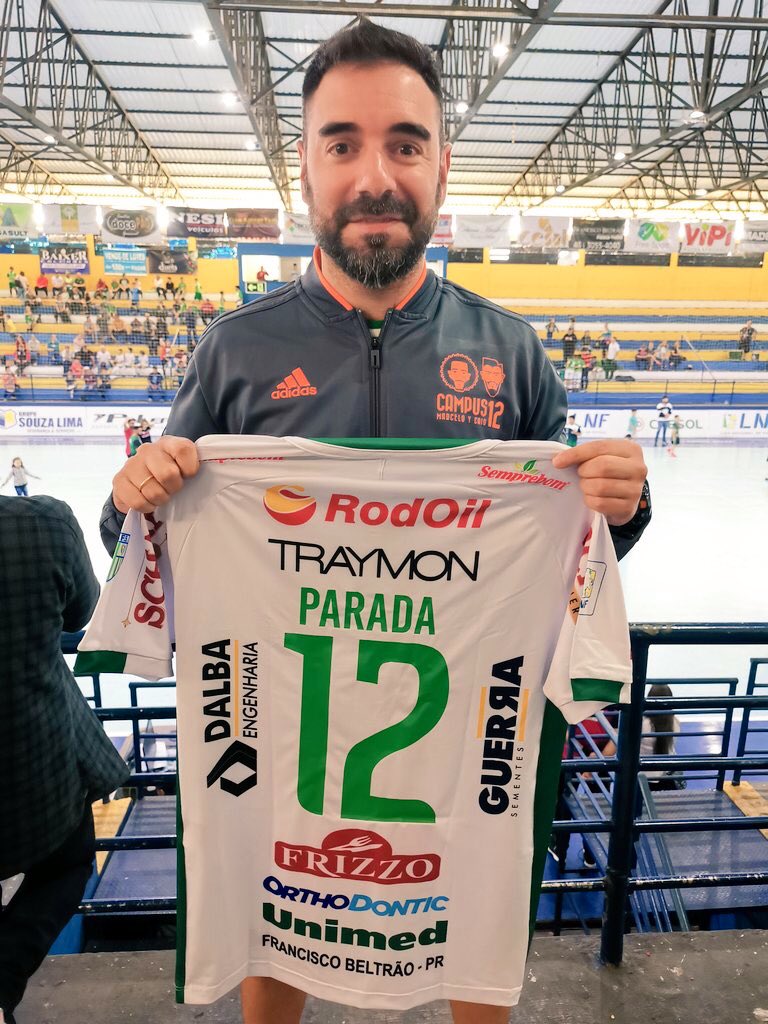 Parada1985's tweet photo. No todos los días te abre las puertas de su casa un crack del #futsal como @Pintinho07 #obrigado por tudo 🙌.
Pronto muchas novedades y proyectos, seguro que volveremos a encontrarnos. #futsal360 @cresol_marreco @lnfontime #craque #futbolsala #futsaldiferente #clasicodaspenas https://t.co/bhr2jY0FhT
