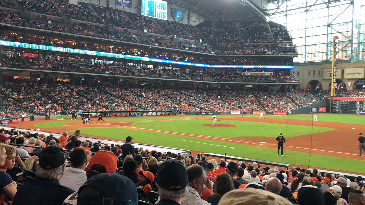 TingleJK's tweet image. Yes. #Astros winning by 10. Feels like #DevoTime.