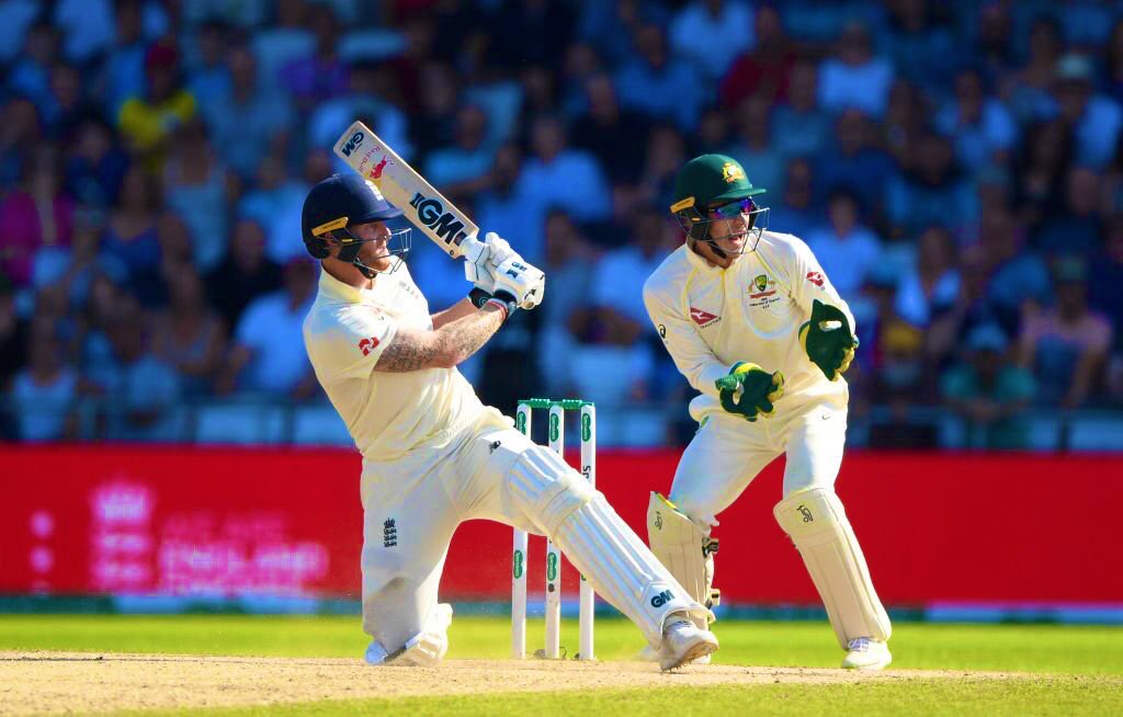 emmagrech_pedro's tweet photo. How Ben...HOW?? 1️⃣3️⃣5️⃣* What an athlete! Who said cricket was boring?! #BenStokes #Ashes2019 #reverse6 #SirBenStokes 👑 🏏 💥 https://t.co/VzDjf1c0oY