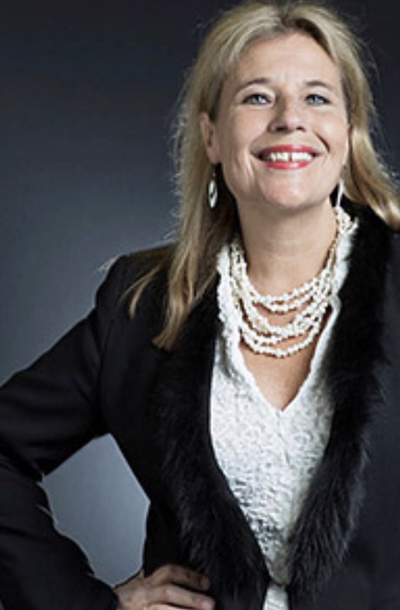 Dank <a href="/Wdekanter/">Wanda de Kanter</a> voor het zo nadrukkelijk benoemen van het belang van #palliatievezorg en #compassie.

Dank voor je indrukwekkende en onverzettelijke strijd tegen tabak.

Dank voor je prachtige televisie-avond.

En... dank voor al je collegialiteit. 🙏 #zg2019 #zg19 #zomergasten