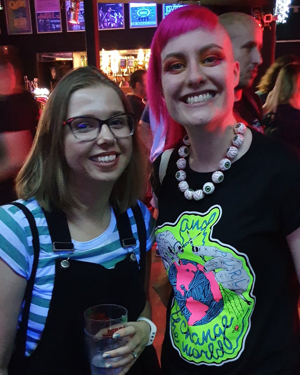 skeinheadknits's tweet photo. Just to prove our new shirts are day-glo UV! Everyone loves flourescent inks!⚡ here I am with Lori Llama shop after the Cancer Bays show last week! 🧶
#uvshirt #knittingislife #crochetagram #crochetqueen #knittingtopia #knitknitknit #knitwip #crochetwip #punkmates #punx #punk https://t.co/ITywjDEFPS