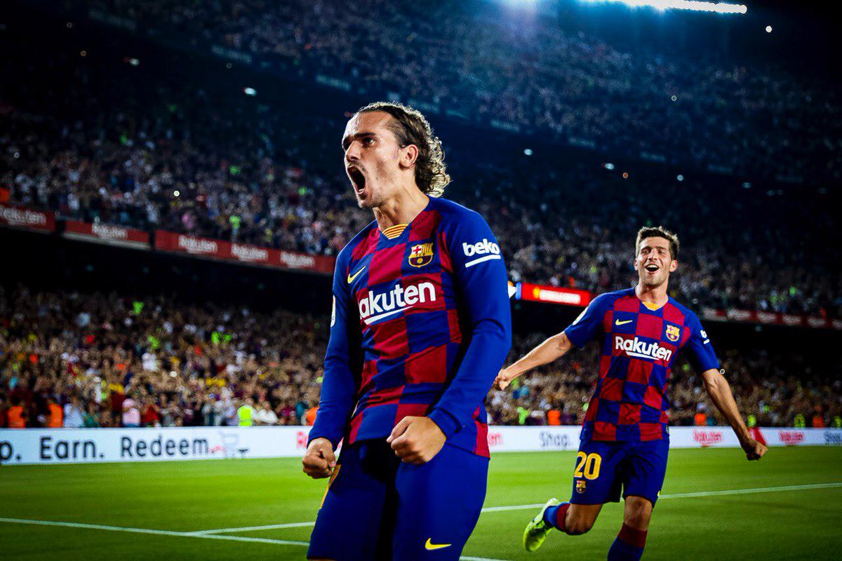 fcbarcelona_id's tweet photo. 😎 @AntoGriezmann 🔥

⚽️⚽️ Dua gol
👟 1 assits 
🙌 #BarçaBetis (5-2)

🔵🔴 #ForçaBarça https://t.co/Gz0U1jdlao