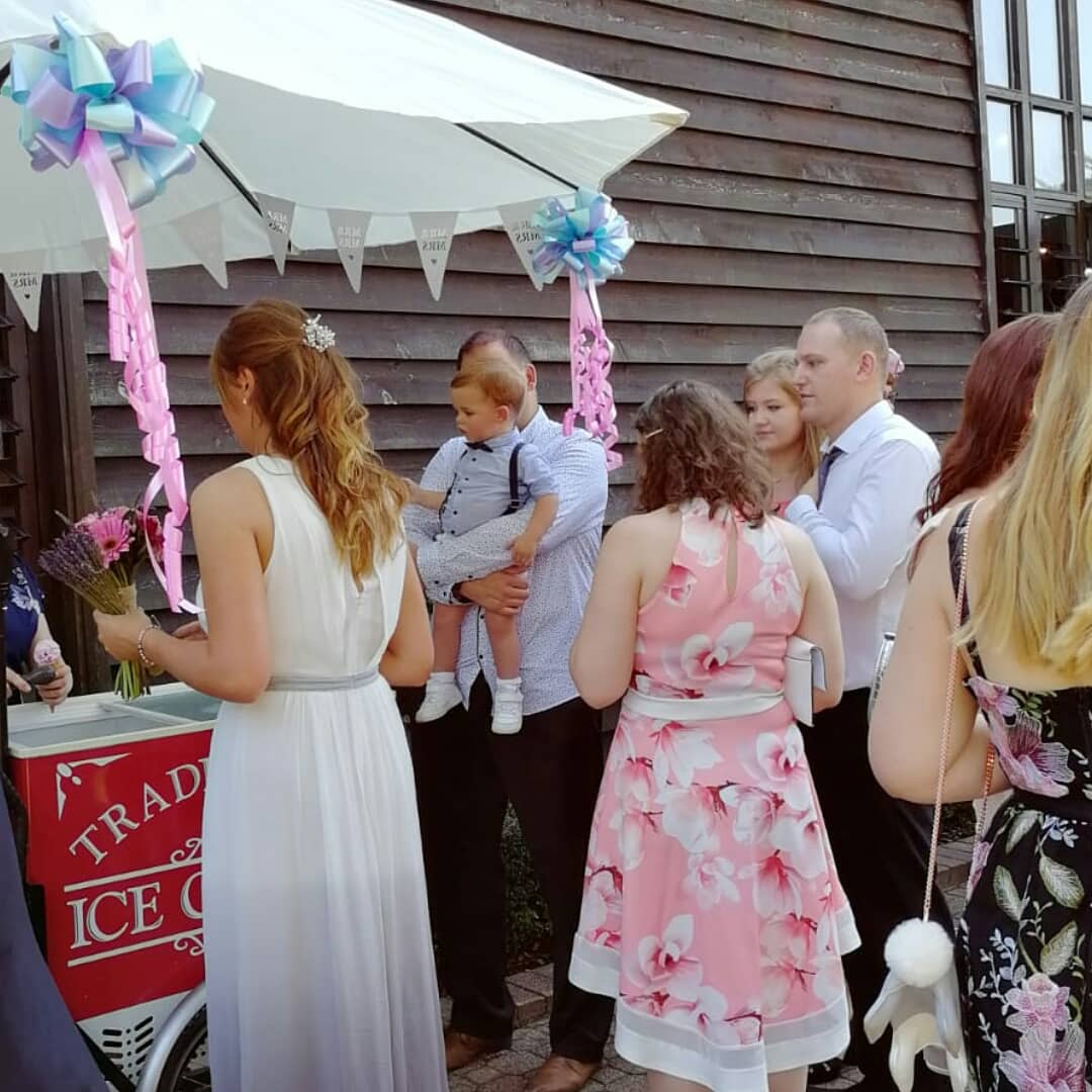Theloftgallones's tweet photo. Gallone's.  Because your special day deserves the best 💖 🍨 🎉 
#lovebedford #mumsofbedford #wearebedford #gelato #gelato wedding #familiesofbedford https://t.co/DuYGpp3A7k