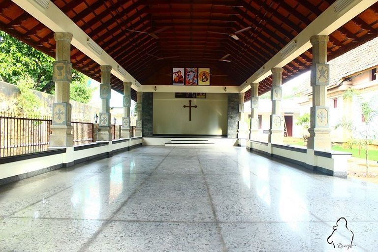 touristinindia's tweet photo. World's Oldest Church with daily services -St. Mary’s Orthodox Church in India. https://t.co/tuQm1y4ols #Thiruvithamcode #OldestChurch #Thiruvithamcode #Arappally #Amalagiri #ThomayarKovil #SaintThomas @suhartonotravel @FlightsDelights @ctmagazine @christianpost @jackiedeburca https://t.co/Ae7Q0OoxVB