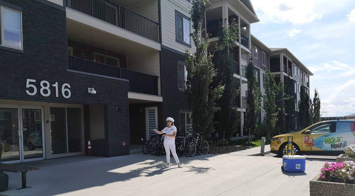 NOWCottonRandi's tweet photo. McTaggart ridge is having an open house and we were able to drop in and drop off popsicles for the people viewing the suites! @NOWtrucksicle #1023NOWRadio #NOWTrucksicle https://t.co/BYbzq0PAUZ