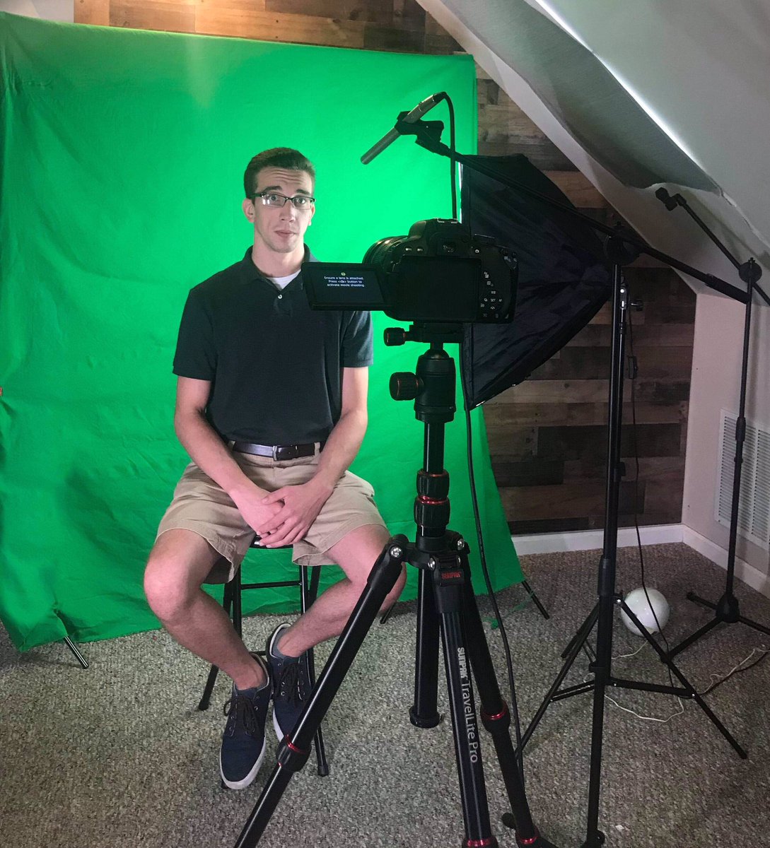 DeltaCollegiate's tweet photo. We’re filming the last segment for the #DeltaBeat! Watch out for @SochackiPatrick’s Financial Fitness, where you’ll learn practical tips for making and saving 💵💵💵. 💪 https://t.co/3dBofxHzAA