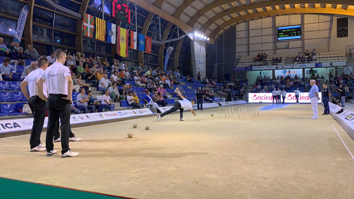Pablo_Zuloaga's tweet photo. La @PB_Penacastillo nos está dando grandes tardes de #bolos en la Mateo Grijuela de #Santander 🏆, esta vez en una apasionante final contra los de #Camargo ¡Enhorabuena por un nuevo título y con este son 5️⃣ grandes 💪🏽! #Cantabria 🇵🇱 https://t.co/XzdoUCjMXL