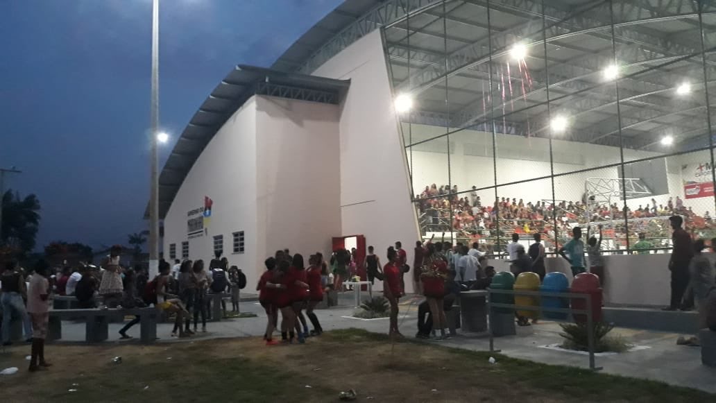 claytonoleto's tweet photo. Morador de Amarante me enviou estas fotos, que mostram a alegria da população usando o Complexo de Esporte e Lazer inaugurado ontem pelo Gov. @FlavioDino. Equipamento público já incorporado à rotina da cidade. Parceria @SinfraMA e @sedel_ma. https://t.co/W3w6kYGbdE