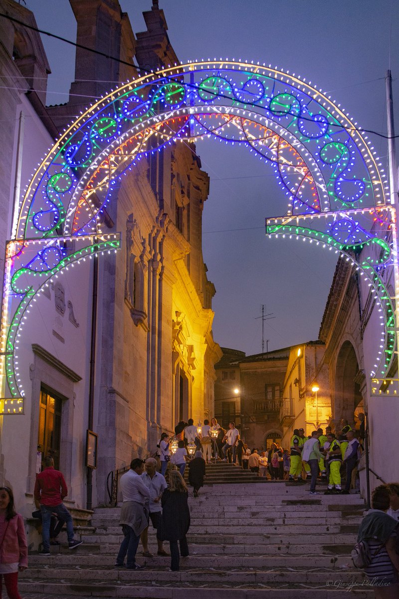 JosefPalladino's tweet photo. Saluto ai #simulacri
@cittameridiane @IlMattinoFoggia @garganolab2_0 @viaggiarepuglia @ItinDiViaggio @WeAreInPuglia @lacuocagalante @SimonaPasquino5 @luciagenti #rocchettasantantonio #weareinpuglia #giuseppepalladino #puglia #sud #mezzogiorno #tempo #tradizionidipuglia https://t.co/pgIDtRhOYE
