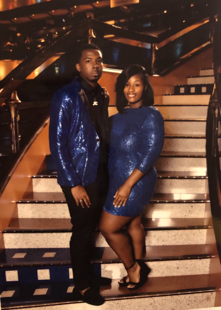 JuiceGoddessBee's tweet photo. If there’s a question of my love, baby you got it!💙🖤#CaptainDinner #CHILLOnUS🥶 #CruisingWithMyBetterHalf 🚢⚓️ @_THEREALJCHILL
They admired us ☺️🤗 https://t.co/lYdnENVAHJ
