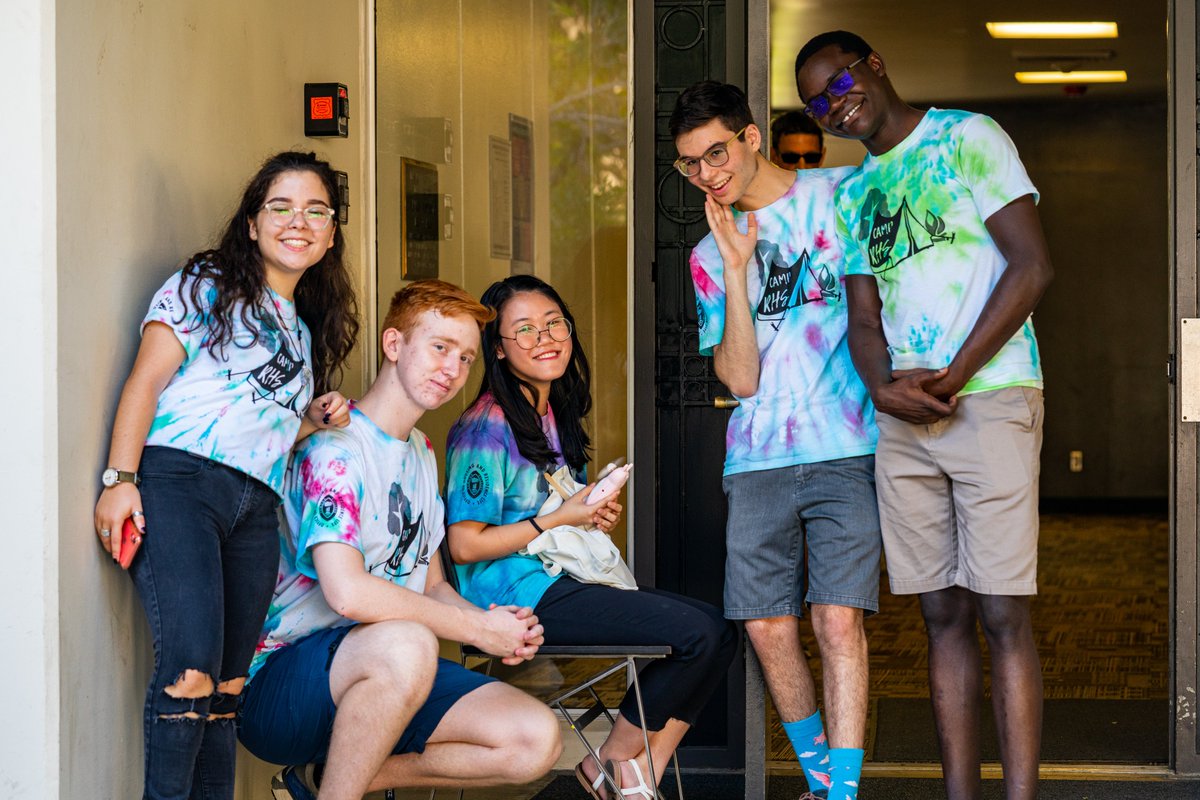 pomonacollege's tweet image. New Student Orientation is under way! It was a busy morning as families descended on South Campus to help move in their student to their sponsor groups! Chirp chirp!
