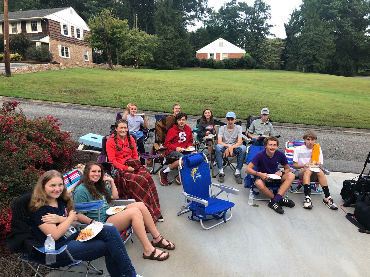 NSHSOfficial's tweet photo. North Surry’s Cross Country Team had an outdoor movie night at Coach Slate’s house Saturday and watched McFarland USA with pizza, watermelon, and popcorn. They invited Mt. Airy’s Cross Country Team to join them in the fun! How awesome is that! https://t.co/PxIYg46tWu