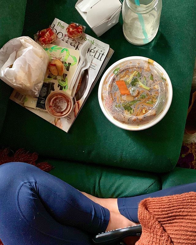 mgnhnsn's tweet photo. Ideal sick day: Chinese food for 3, bingeing Schitt's Creek, puppy snuggles, and @bonappetitmag https://t.co/voF4CdYlqX https://t.co/11st9JkRZL