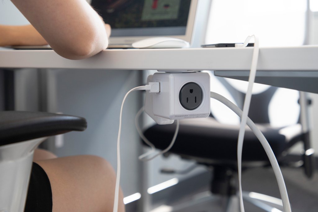 DesignNestUS's tweet image. The Allocacoc PowerCube® |Extended USB| Surge 5ft. is a different take of the extension cord that is designed to avoid any kind of bulky plug blockage!🔌 Get one or a few for your home today! #powercube#powercubeextendedusb#sale#shopnow
-
#designnest
Shop the link in our bio!