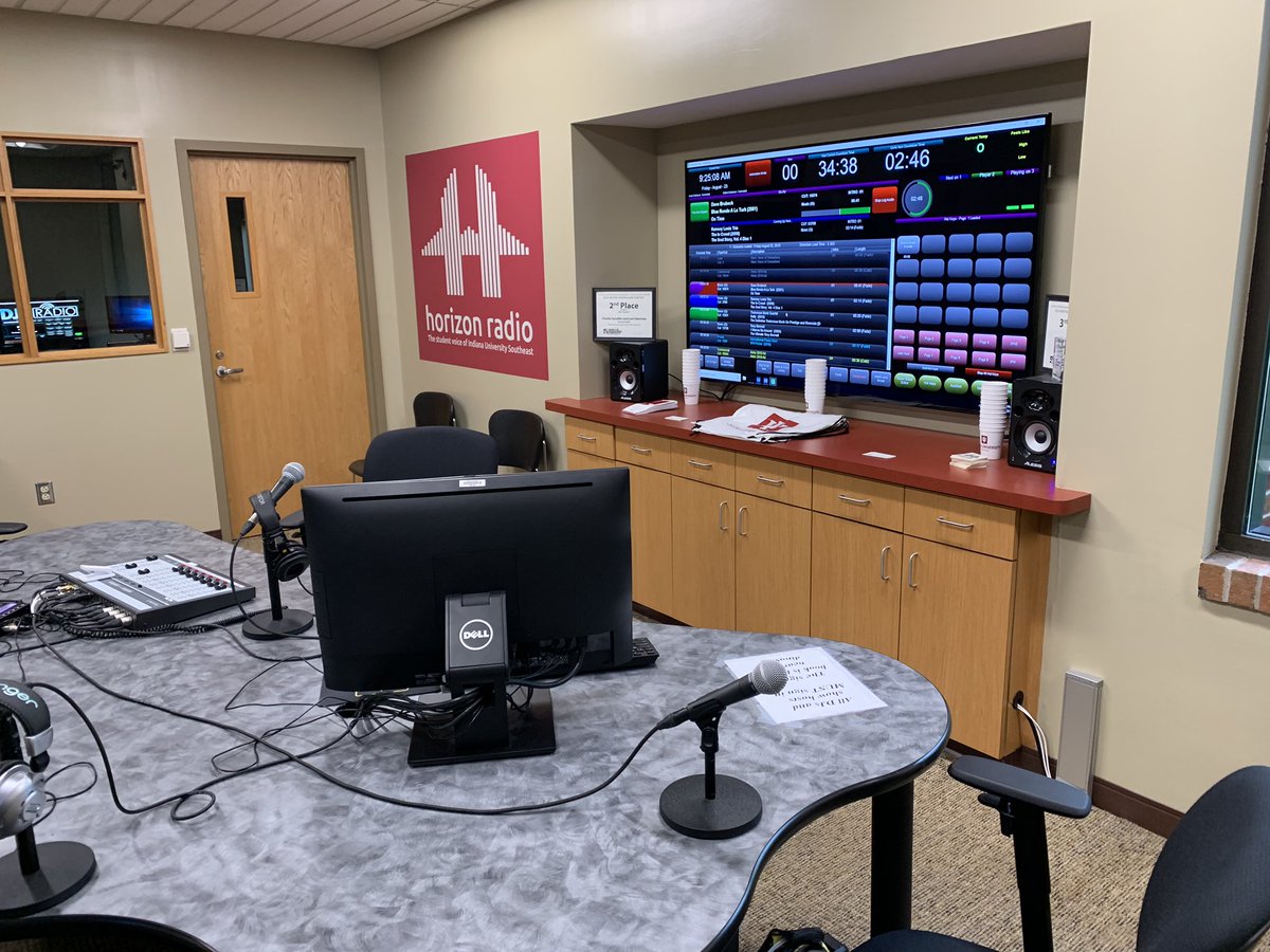 iushorizonradio's tweet image. Week of Welcome is upon us, friends. Rain or shine, come drop by and meet some of the crew and get some free stuff. You might even decide to join us.....