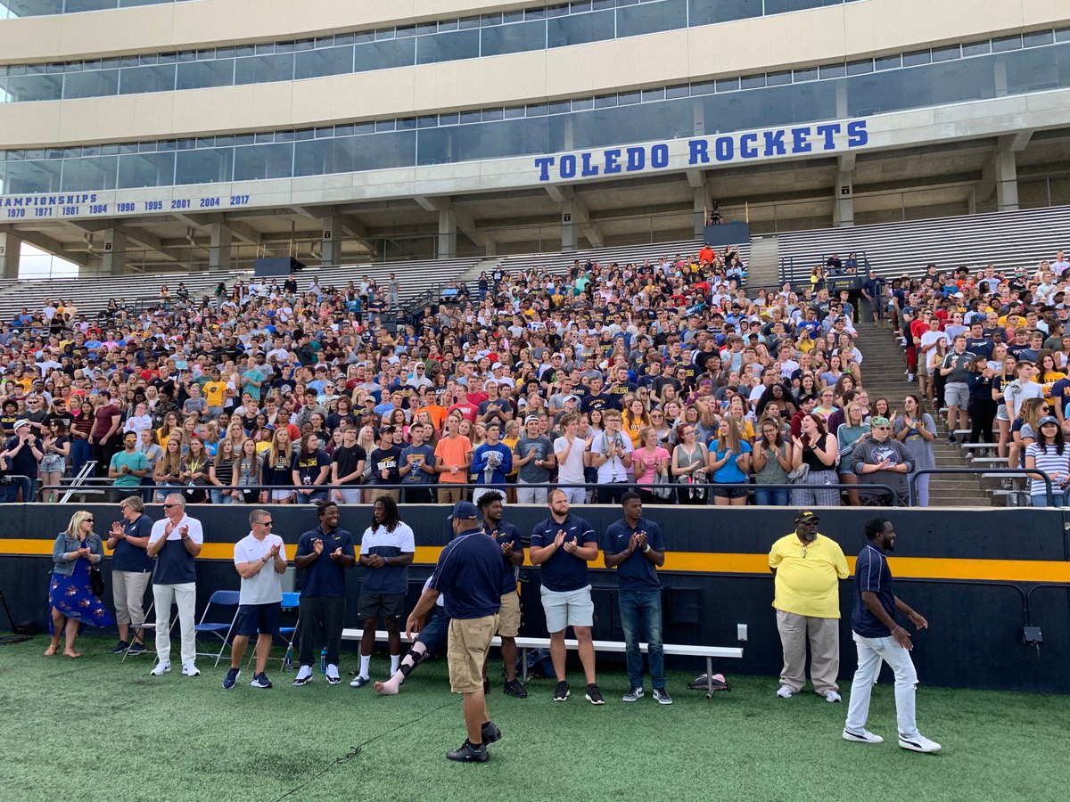 ChancellorGaber's tweet photo. Welcome to the @UToledo class of 2023! The support of the entire campus is with you!  #FuelingTomorrows https://t.co/NMNgqs4IrM