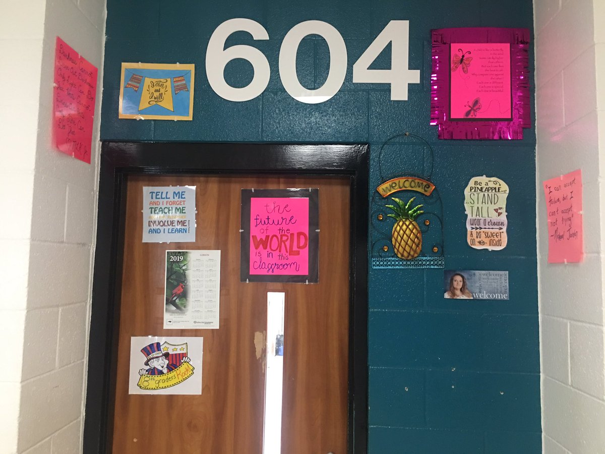 vickig252's tweet photo. A child doesn’t need an awesome classroom to learn in but it makes it more fun! 
2019-2020 STEM Early High School 8th Grade Social Studies is going to be awesome! #vcstogetherwewin @StemEHS https://t.co/ynaXrQlgqr