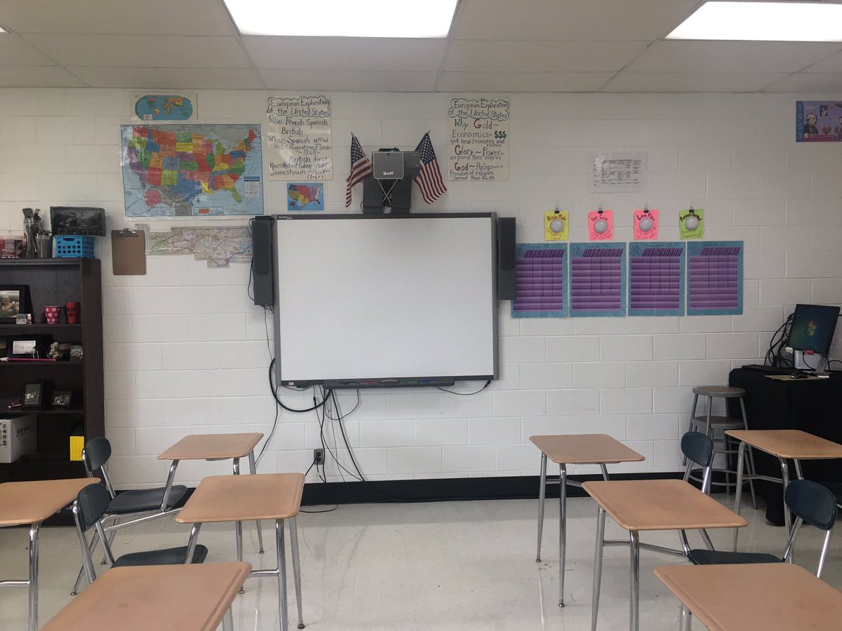 vickig252's tweet photo. A child doesn’t need an awesome classroom to learn in but it makes it more fun! 
2019-2020 STEM Early High School 8th Grade Social Studies is going to be awesome! #vcstogetherwewin @StemEHS https://t.co/ynaXrQlgqr
