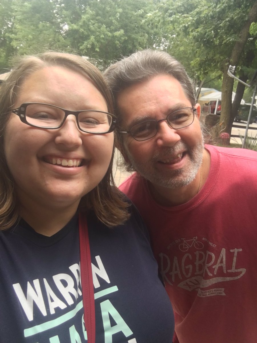 taylornelson43's tweet photo. Jeffrey was a lifelong NRA member, but revoked his membership a few years ago because they were too extreme and weren’t doing enough to protect the public. Then he committed to caucus for @ewarren! #TeamWarren #WarrenWeekendOfAction https://t.co/tUcUapYMW8