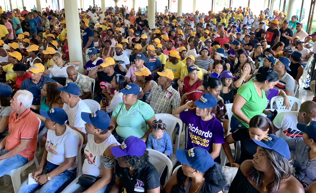 reinaldistasrd's tweet photo. Santo Domingo Este le dice que a @reinaldoparedp #reinaldoensde https://t.co/7oKwBbGYca
