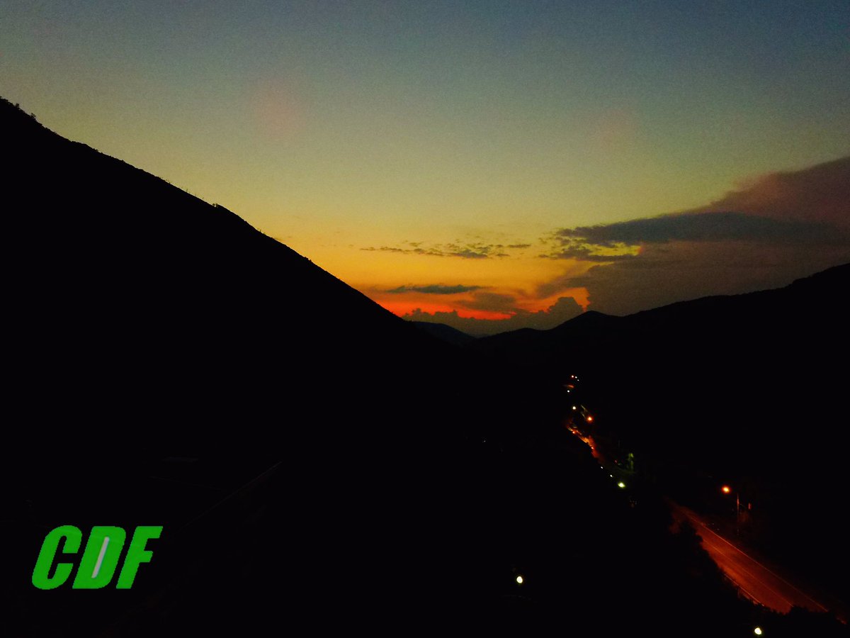 CDFRIPRESEAEREE's tweet photo. #picoftheday #photography #photooftheday #landscape #paesaggio #landscapephotography #sky #skyburn #redsky #sunset #sunshine #sunburn #goldenhour #silhouette #tramonto #summer #summertime #drone #aerialpic #aerialshooting #aerialphotography #dronefotography #dronestagram #dji https://t.co/y48mBVRhcF