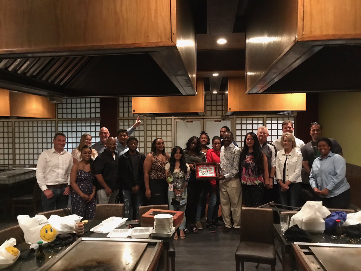 matt_broadwater's tweet photo. Congratulations to our Regional East June Caring Challenge &amp; Q2 Quality First winner - the @weareunited SPI team truly understands the importance of every customer, every flight, every day!  The celebration was 🔥! @Auggiie69 @cathy_innocenti https://t.co/96GP1kcbLn