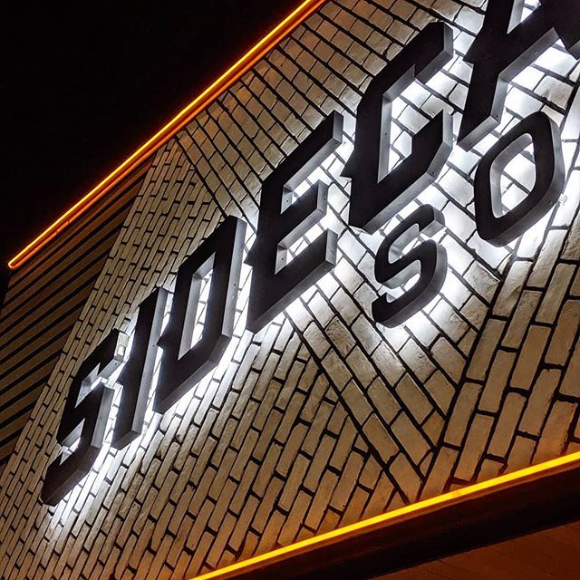 usa_harrison's tweet photo. @sidecaraddison 🍺🍺
.
.
.
#harrisonusa #signage #brick #interiordesign #designedbyharrison #architecture #sidecarsocial https://t.co/ZOBIpDWyrZ https://t.co/RAhuHsyJ8H