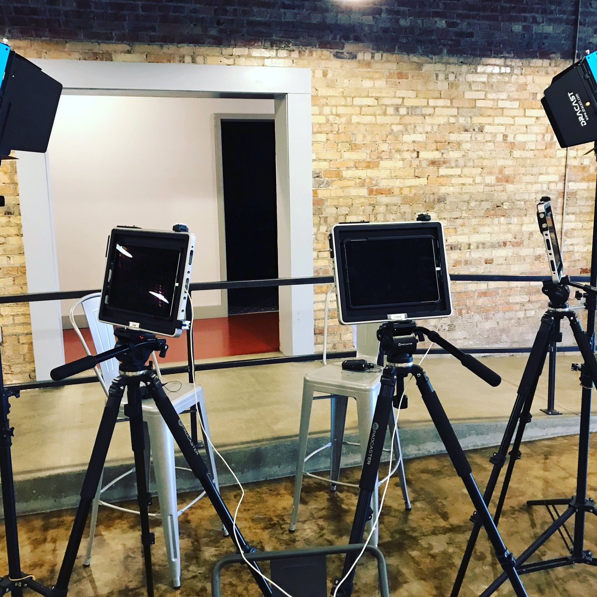 themillcoworks's tweet photo. Working with the iPad studio that is available to members to use.
#padcaster
#switchstudio
#downtowndyersburg
#dyersburg https://t.co/byfAdG7eUi