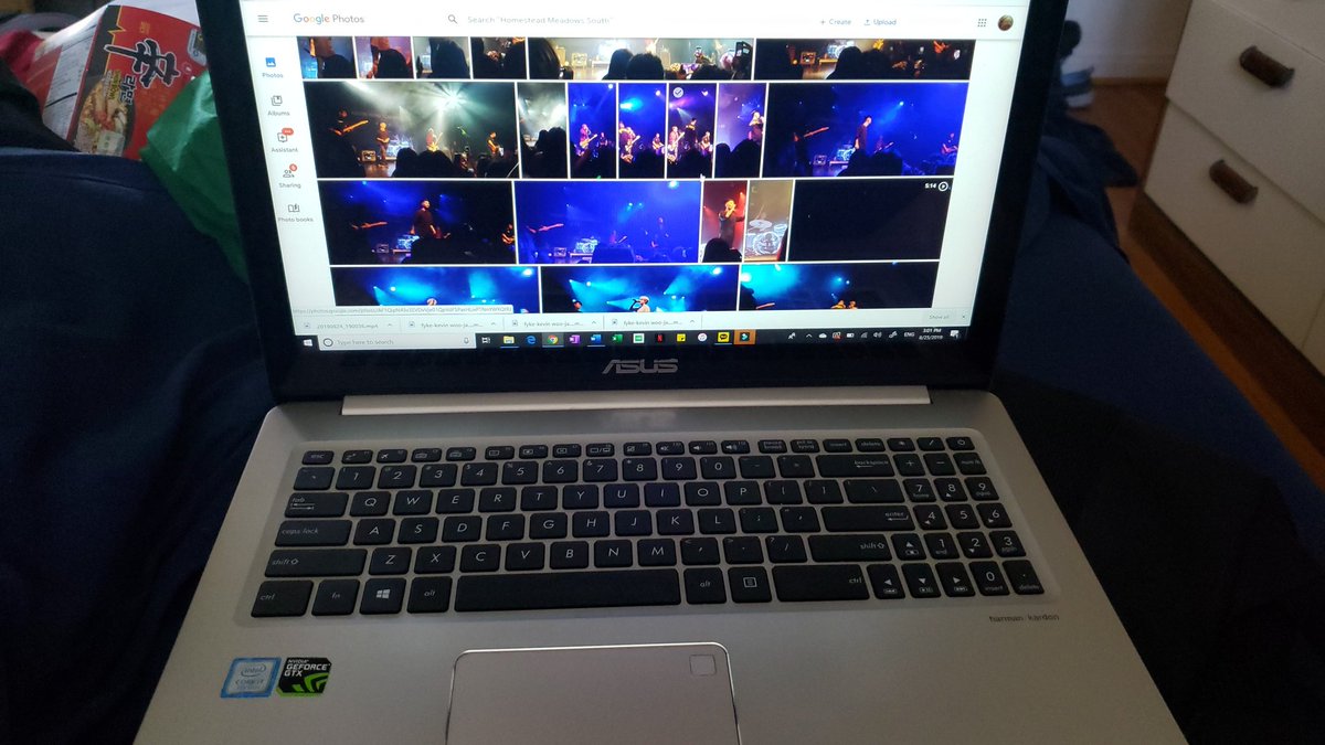 PilarPoison's tweet photo. Starting to sort through the videos I took last night, waiting for the other videos from my helper, and then I finally begin to edit for my channel... #thisisit #day5 #vloggingadventure https://t.co/9uQW30Evrr