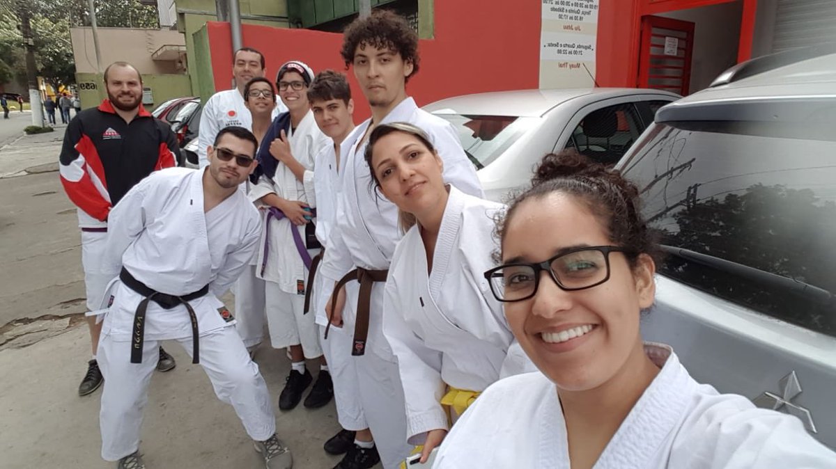 senkikanbrasil's tweet photo. Grupo unido e forte para um Karatê cada vez mais forte 🥋🥋🥋
#karate #shotokan #tradicional #jka #fpktradicional #cbkt #itkf #kata #kumite #artesmarciais #martialarts #budo #karateforlife #cidadedutra #interlagos #interlagossp #interlagoscity https://t.co/k9j4vGs7vO