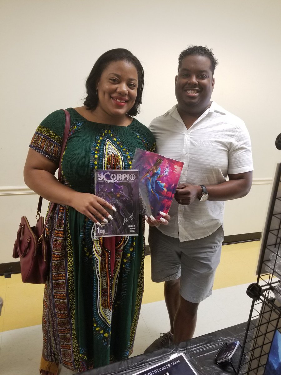 IVWall's tweet photo. Great Weekend out here at #Onyxcon!! Folks are loving #Scorpio and it warms my heart! 😀😭
#EveryoneHasASign
https://t.co/m3bVMF9Eom https://t.co/JywR7P1CY0