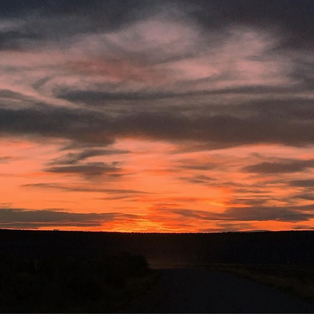 RedRefletRanch's tweet photo. Last evenings sundown - gorgeous to the end! https://t.co/f5OLGK1gkG https://t.co/fYNT3fG5Us