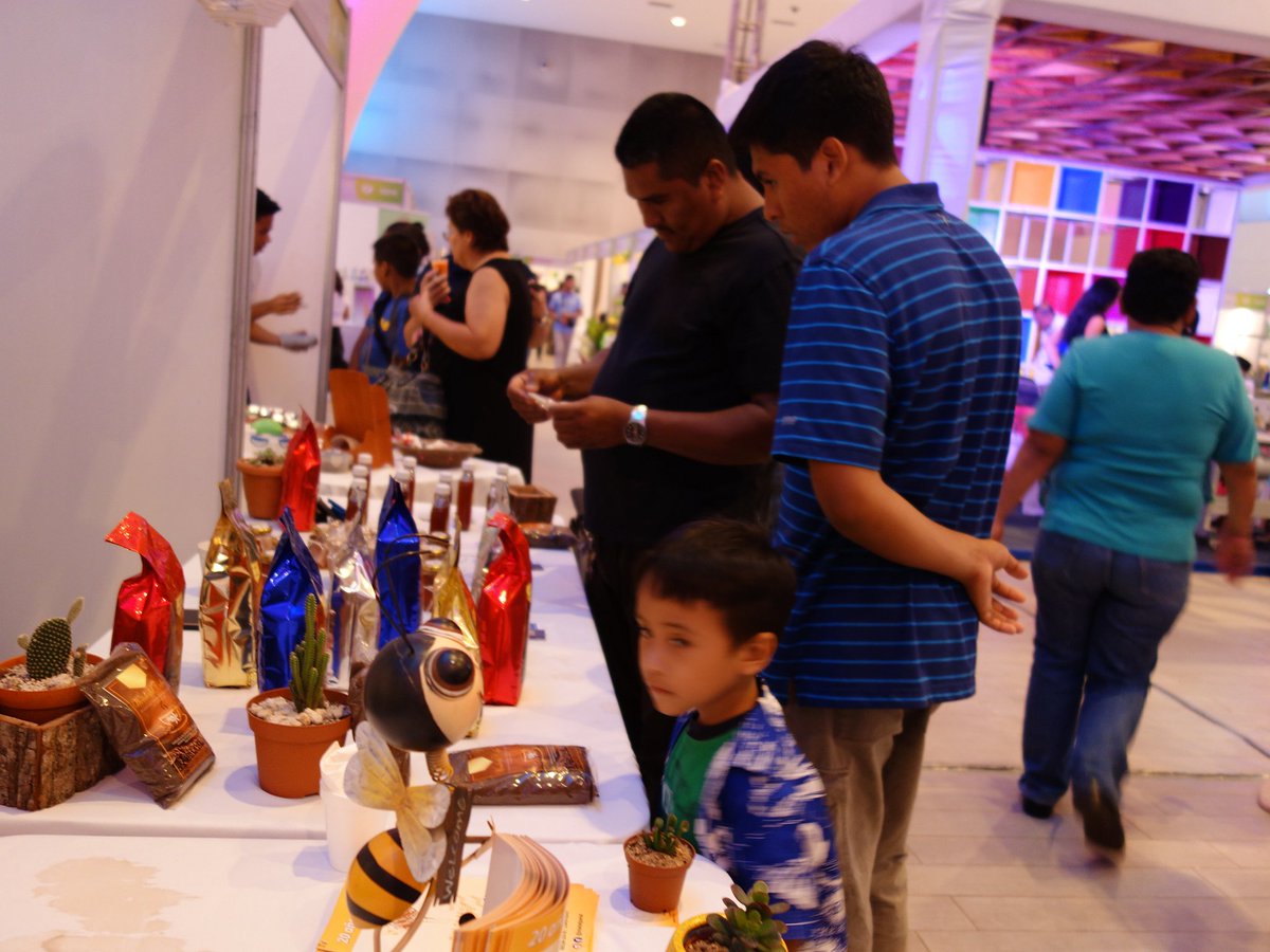 MinEmpren's tweet photo. #ExpoPyme2019
Lleno total en ExpoPyme 2019, aún puedes venir en familia y ser parte de la clausura en el Centro de Convenciones Olof Palme https://t.co/G1aSE0fiI6
