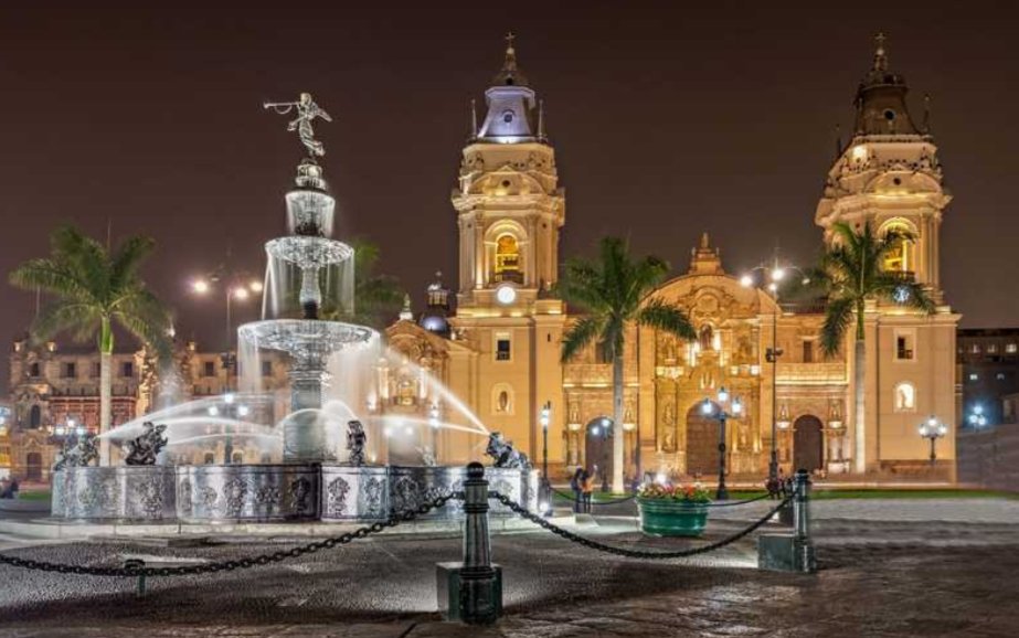 GoFlyTheWorldPA's tweet photo. Lima Peru, Descubre sus encantos visita los principales monumentos iluminados, como la plaza San Martín y el hotel Bolívar y asiste al espectáculo de las fuentes del Circuito Mágico del Agua.
https://t.co/7QgvgAGYrv te lleva https://t.co/TEPIBe7lcK