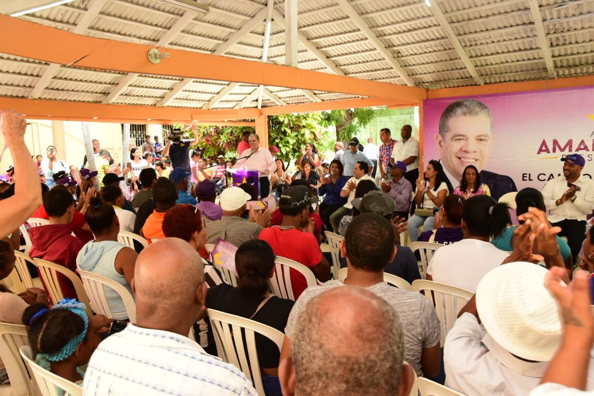 “Aquí en Baní conocemos las exportaciones, teníamos 8 mil empleados en la zona franca. 

Amarante es un hombre que se va a empeñar en generar empleos y desarrollar nuestra agroindustria.” Diputada Mercedes Rodríguez 
2/2  #AmaranteConLaGente