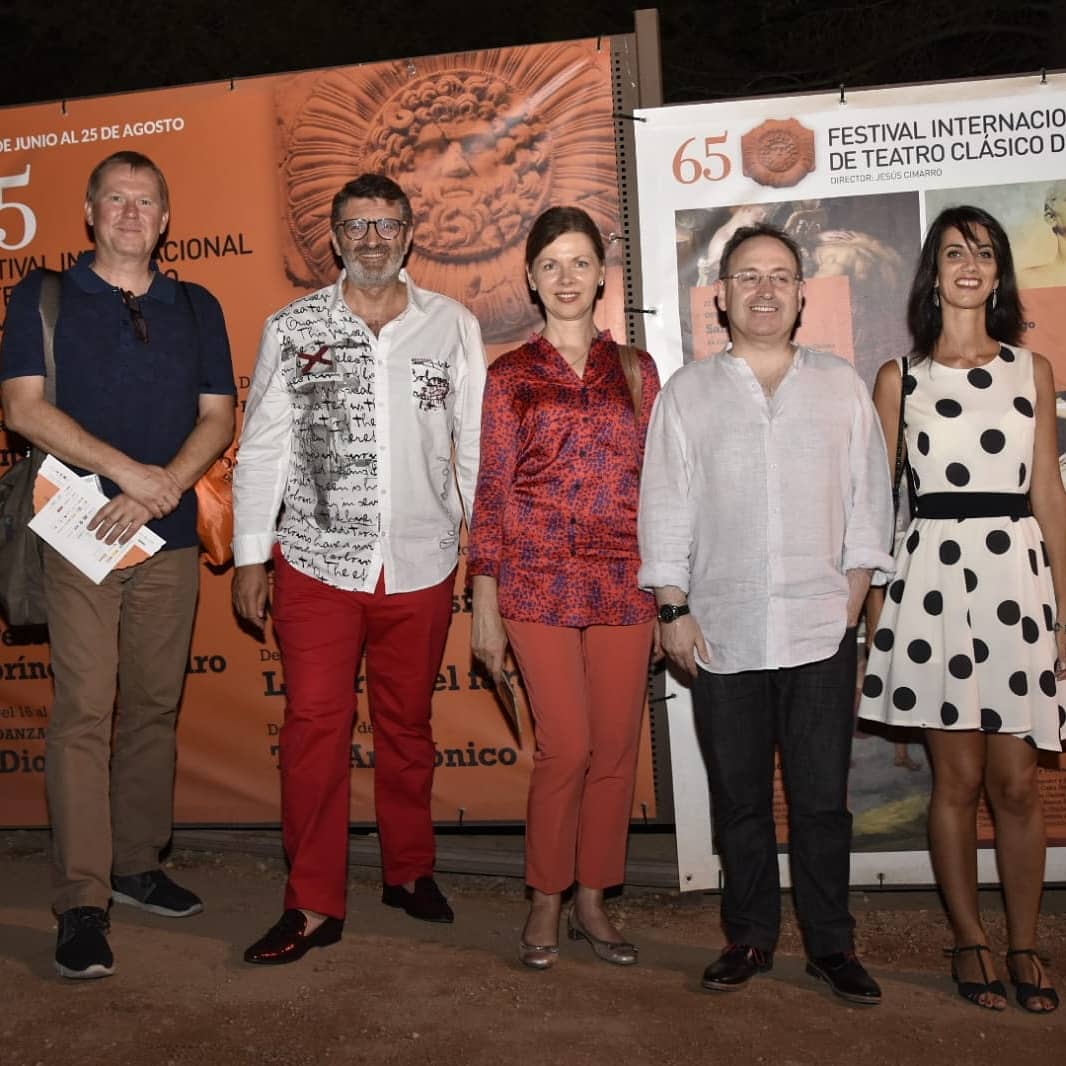 Festival_Merida's tweet photo. Hoy nos han visitado en la última función de #titoandronico y de #merida65 nuestro querido @paugasol y #rutaprusevičienė, directora general de la Sociedad Filarmónica de Lituania
@JCimarro
@pblanco66
@miriamgcab
@EFAfestivals https://t.co/xMjei4ZmFR