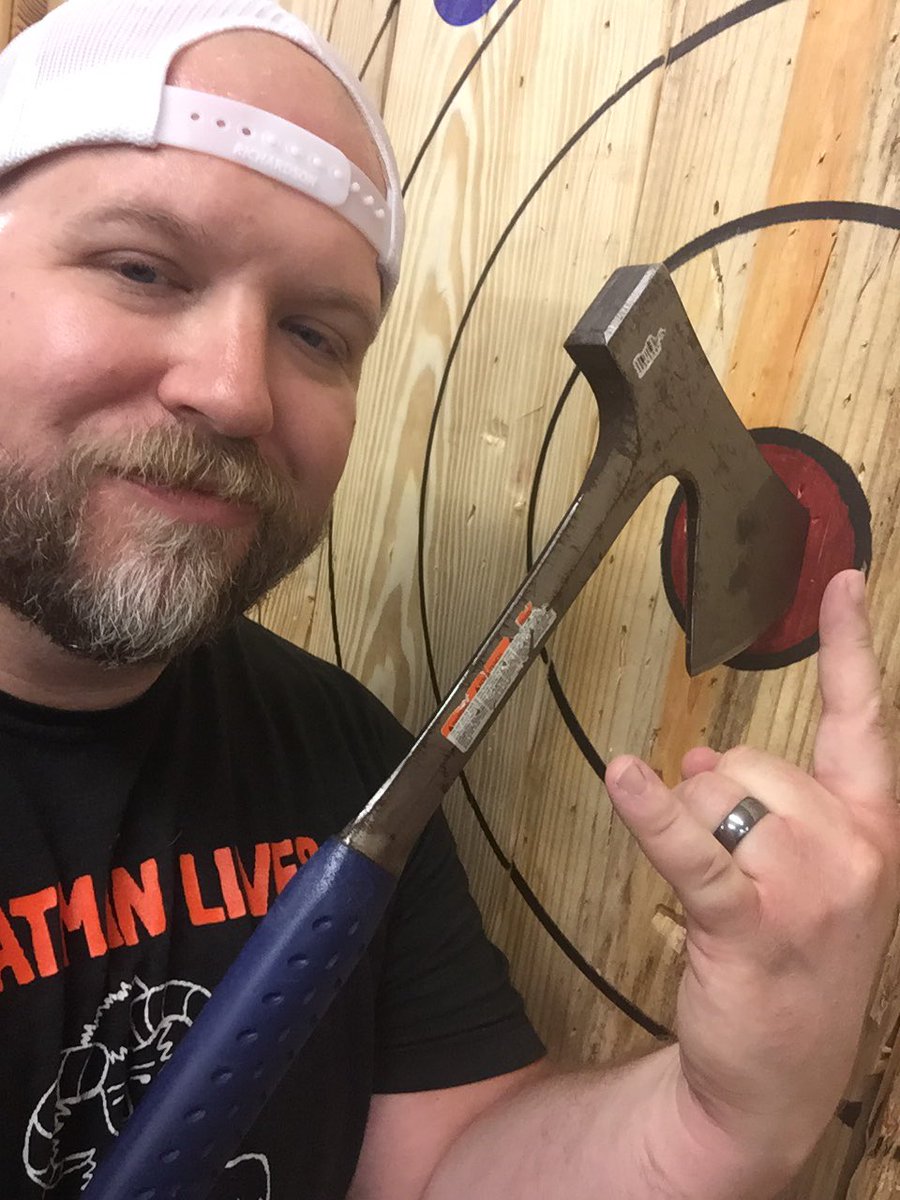 poundsmith2's tweet photo. Also, we started this #SundayFunday with some axe throwing at Real Ax. I was a little rusty to start, but I got into the rhythm again. Just so you know, @CoorsLight, you were present, just not pictured. I’m sorry. #AmericasNeighbor #alwaysrepresentingthebrand #NewSpokeperson https://t.co/nl75OjXLWg