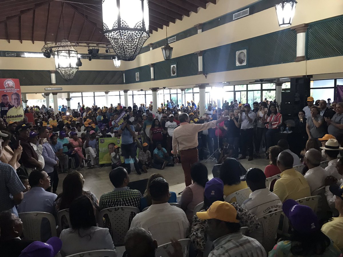 JESULINAMPARO's tweet photo. Reinaldo Pared P. (@reinaldoparedp), moviliza las masas del PLD, en sendas actividades en éste domingo. Mañana y tarde con #ReinaldoesJuventud y #ReinaldoenSDE ⭐️. Hasta el triunfo electoral 2020! https://t.co/WmLvyxVL9W